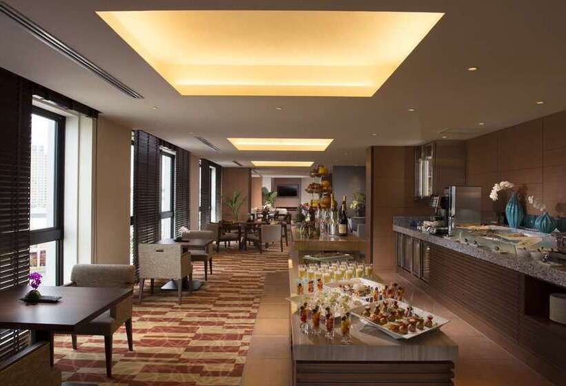 Hilton Okinawa Chatan Resort