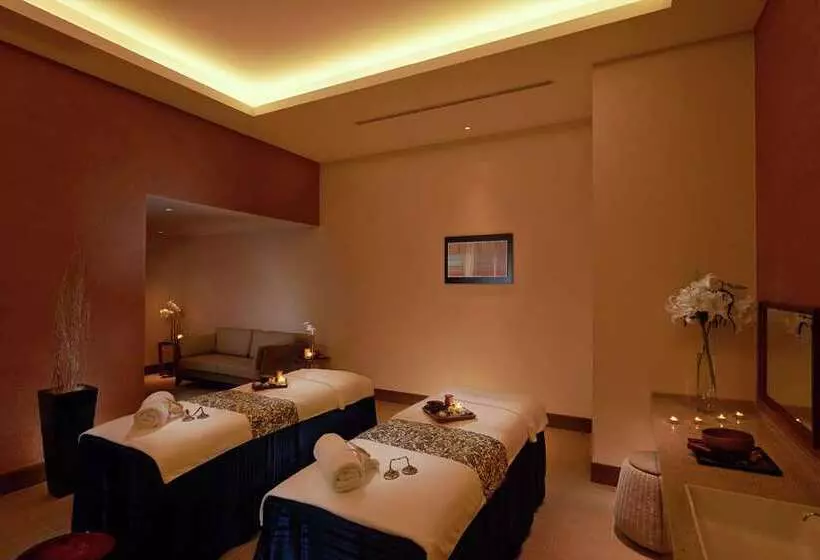 Hilton Okinawa Chatan Resort