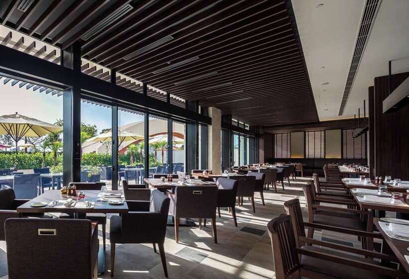 Hilton Okinawa Chatan Resort