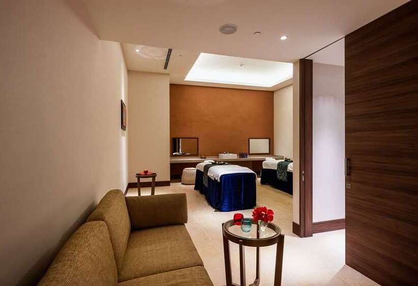 Hilton Okinawa Chatan Resort