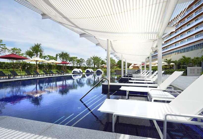 Hilton Okinawa Chatan Resort