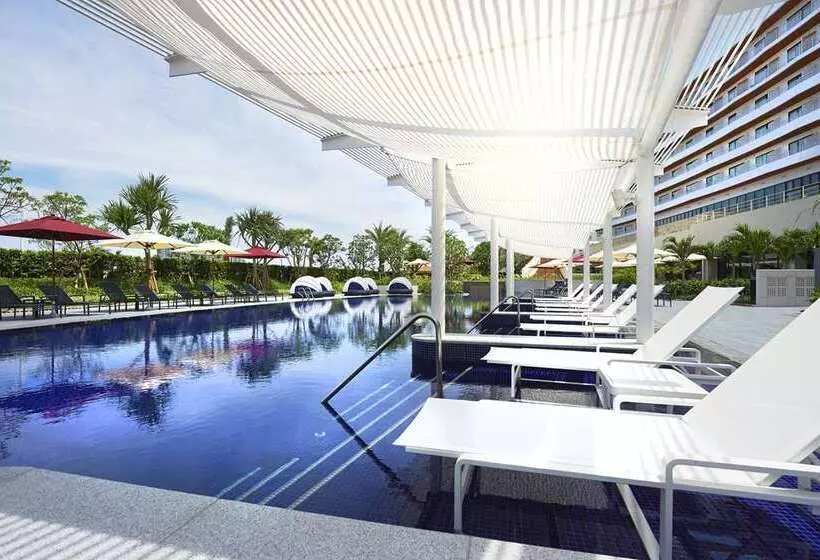 Hilton Okinawa Chatan Resort
