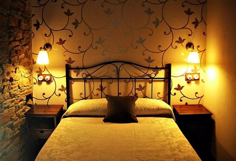 Hostal De Montaña La Aldeya