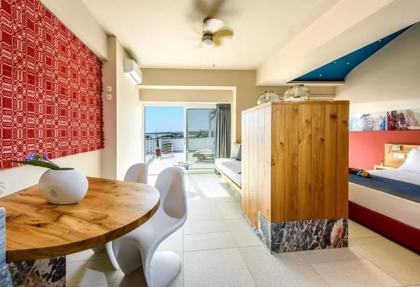 בית מלון כפרי Aptera Beach