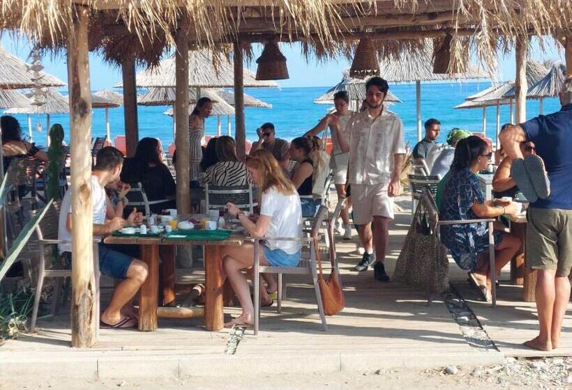 בית מלון כפרי Aptera Beach