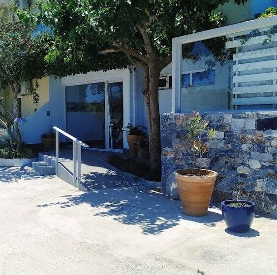 בית מלון כפרי Aptera Beach