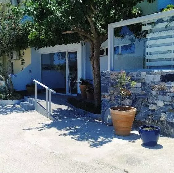 בית מלון כפרי Aptera Beach