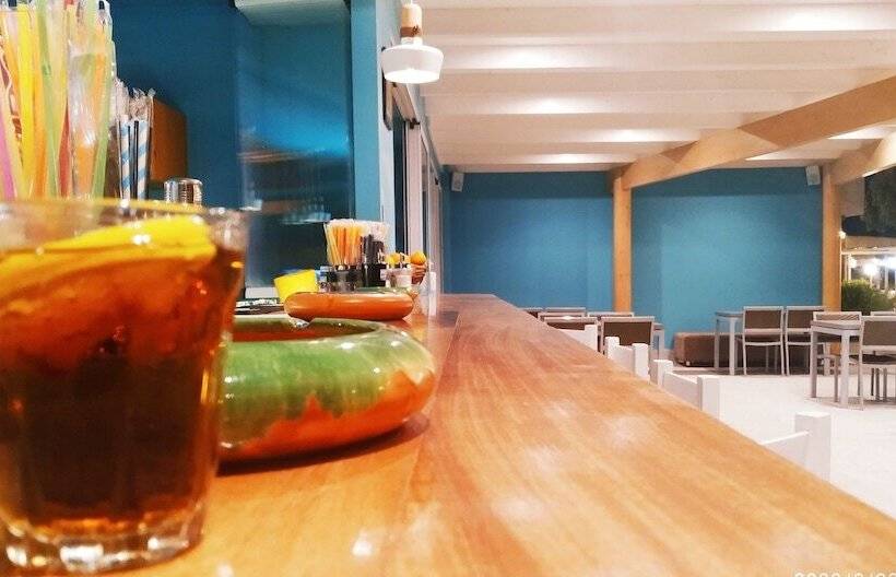 בית מלון כפרי Aptera Beach