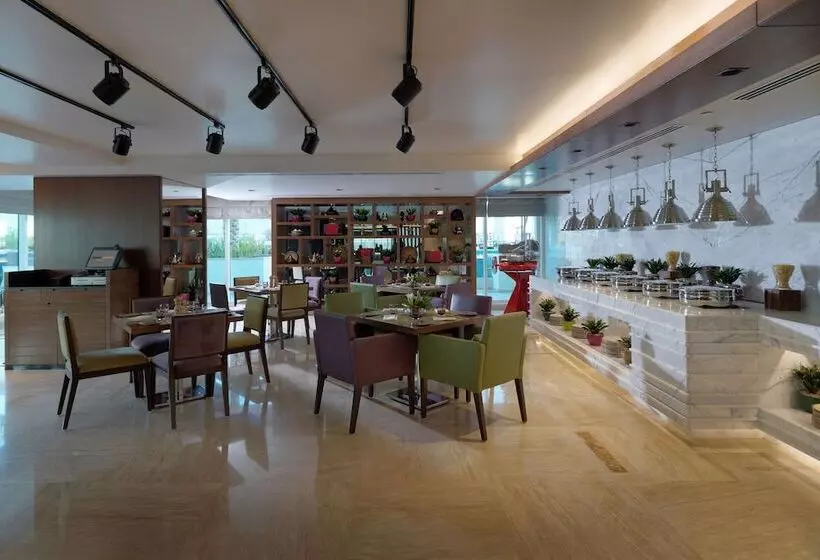 Отель Damac Maison Canal Views