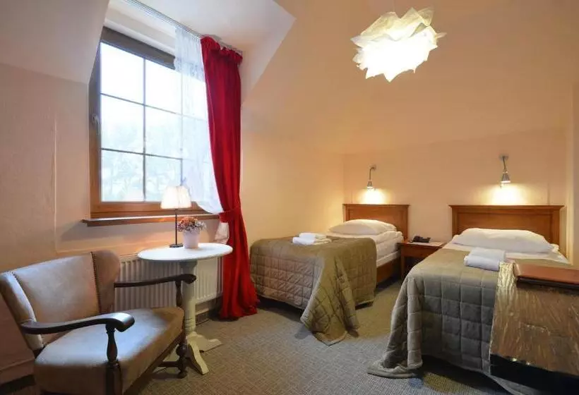 호텔 Dworek Nad Regą