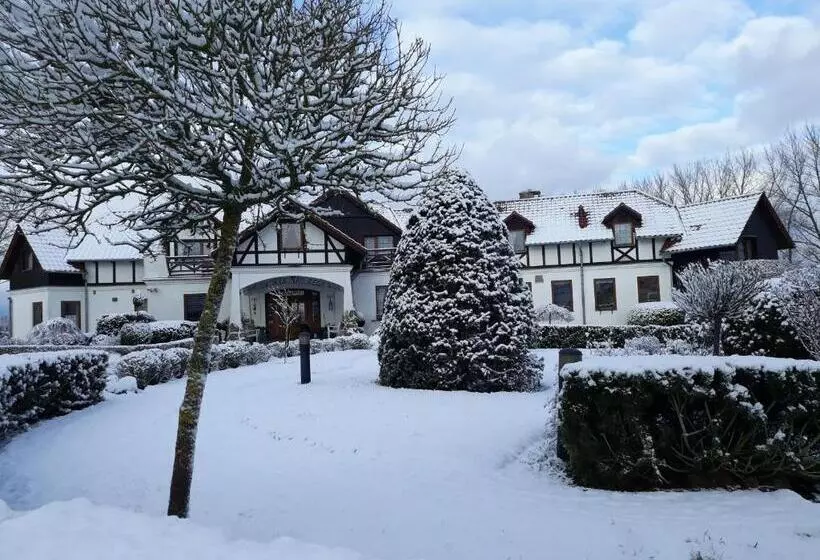 호텔 Dworek Nad Regą