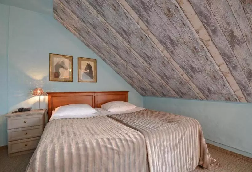 호텔 Dworek Nad Regą