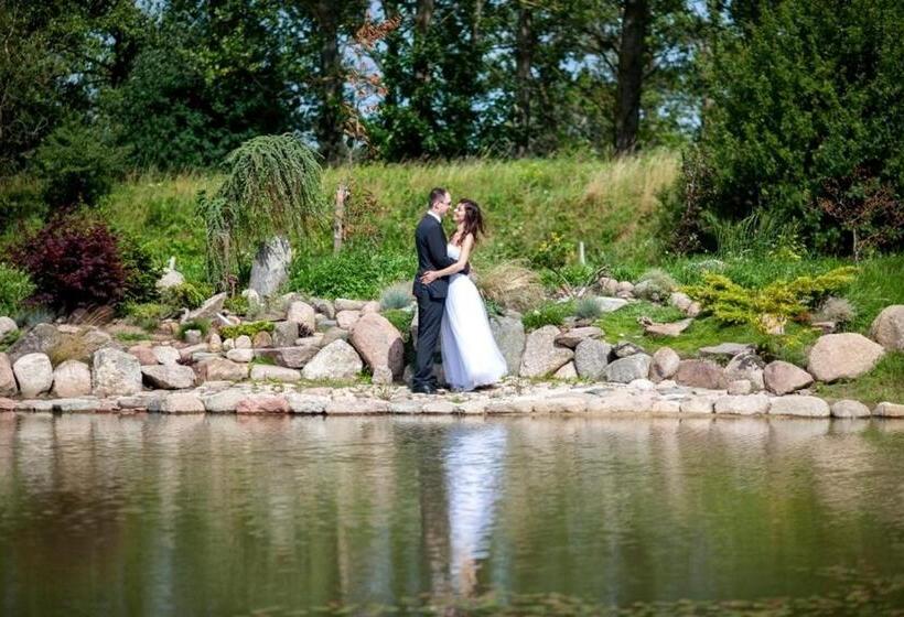 בית מלון כפרי Dworek Nad Regą