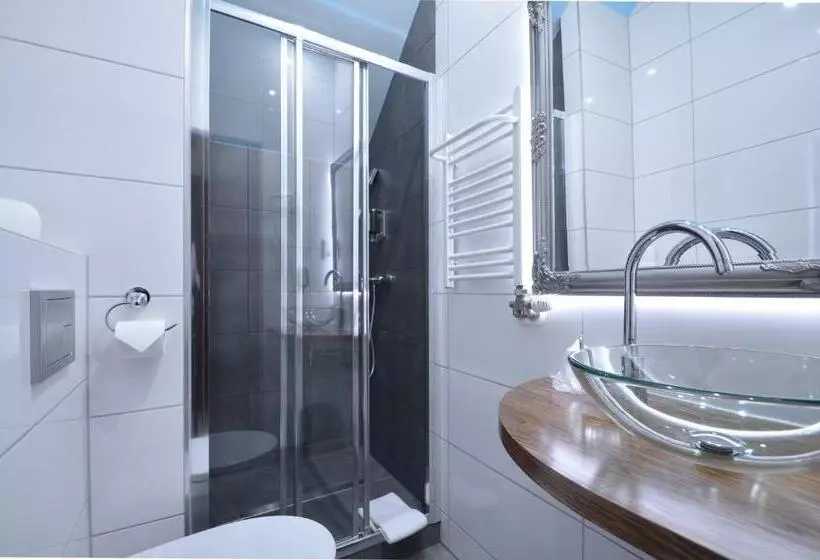 호텔 Dworek Nad Regą