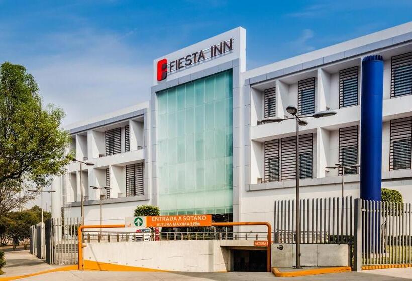 ホテル Fiesta Inn Plaza Central Aeropuerto