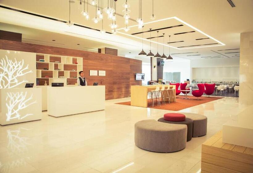 ホテル Fiesta Inn Plaza Central Aeropuerto