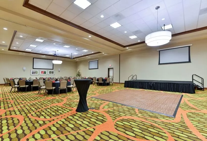 Отель Hilton Garden Inn Cincinnati/west Chester