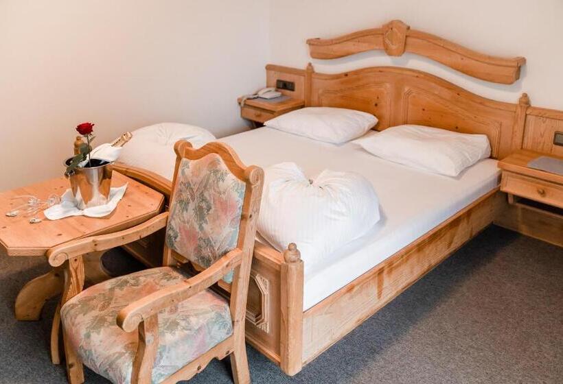 ホテル Kirchenwirt