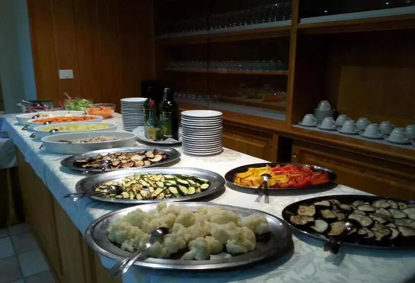 בית מלון כפרי Pineta