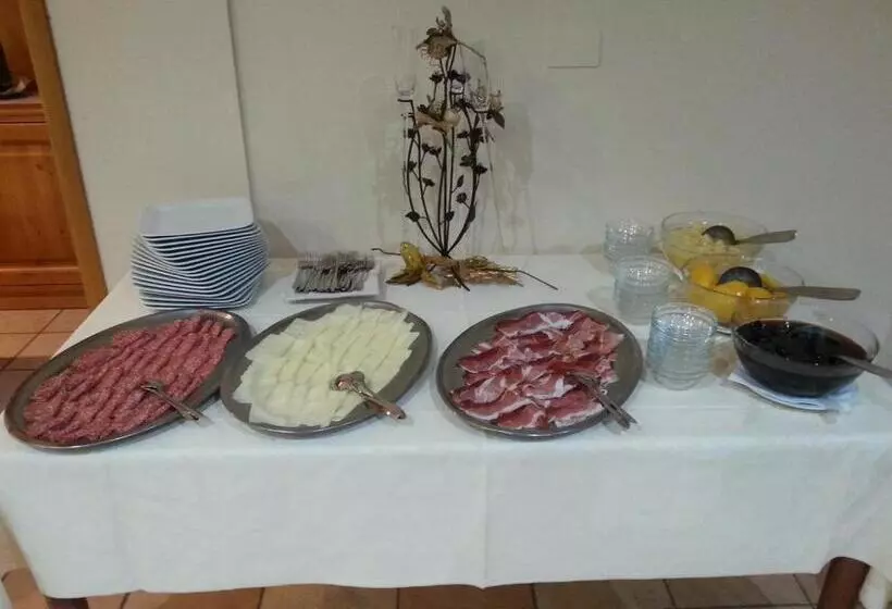 בית מלון כפרי Pineta