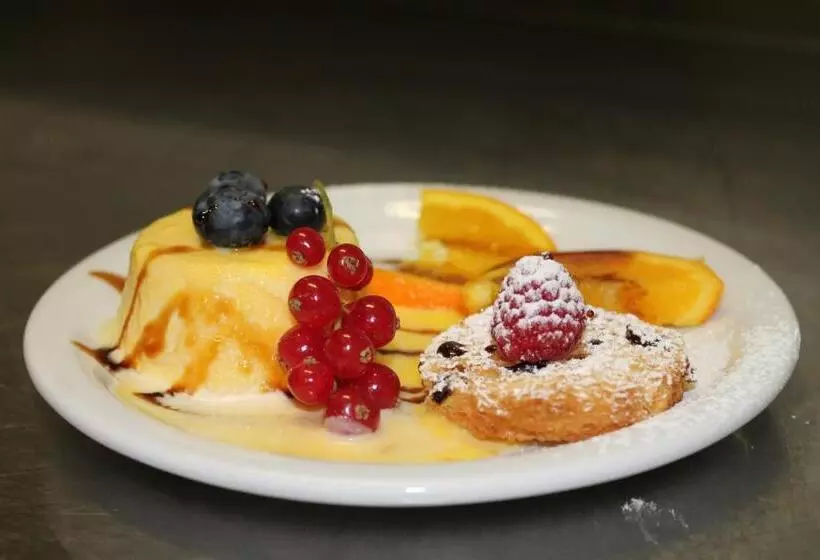 בית מלון כפרי Pineta