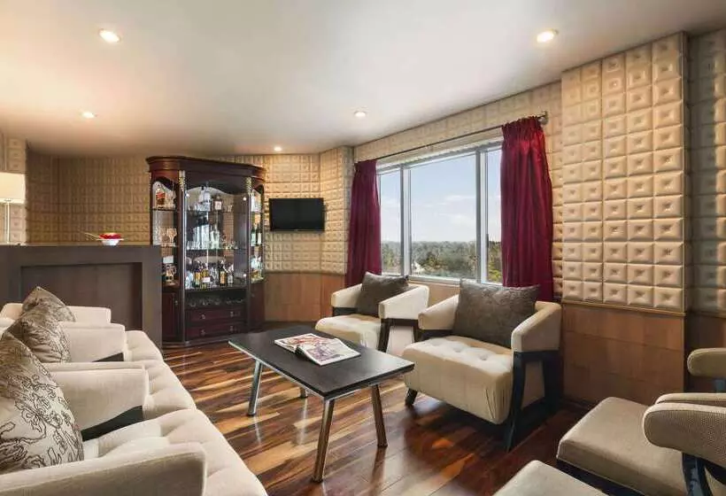 בית מלון כפרי Ramada By Wyndham Alleppey