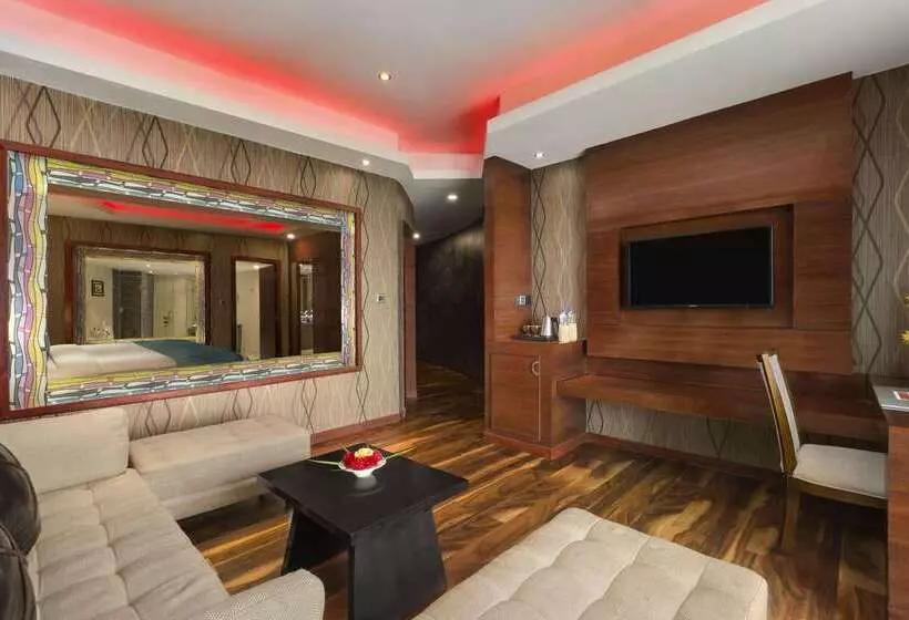 בית מלון כפרי Ramada By Wyndham Alleppey