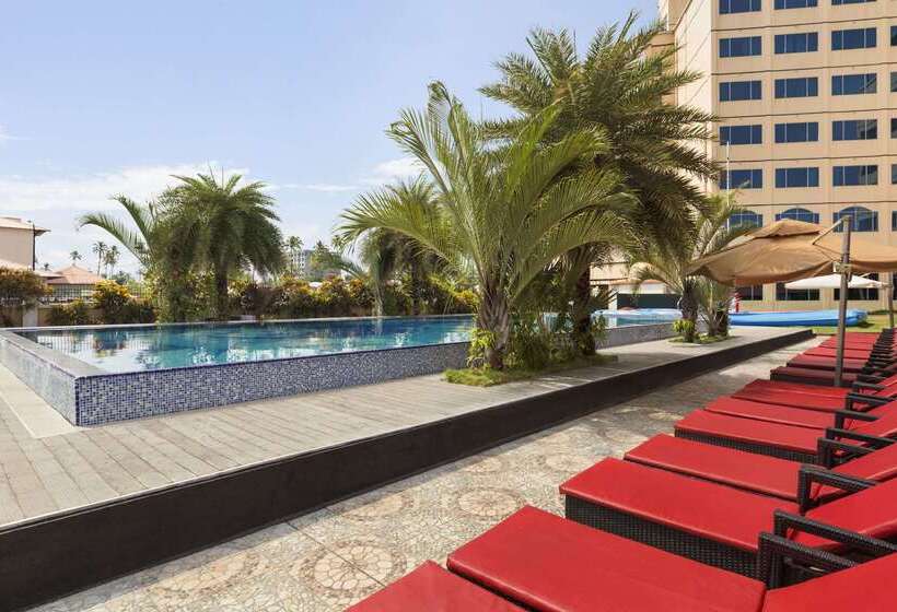 בית מלון כפרי Ramada By Wyndham Alleppey