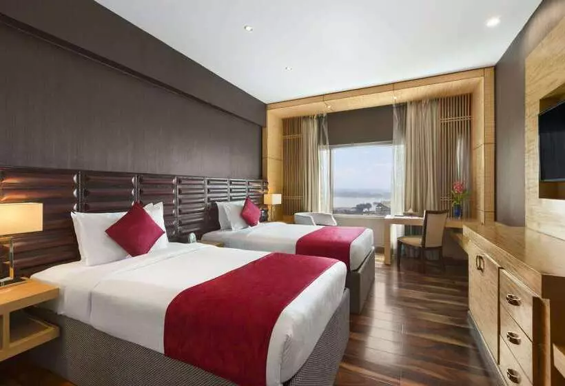 בית מלון כפרי Ramada By Wyndham Alleppey