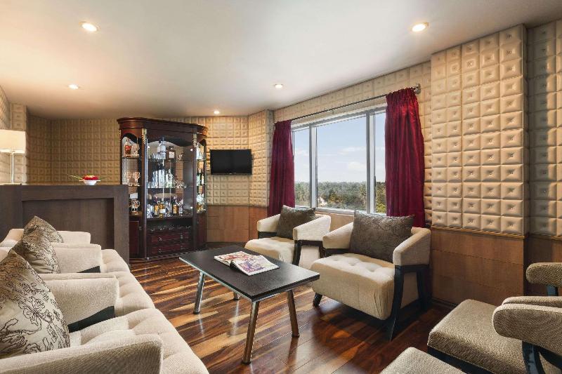 בית מלון כפרי Ramada By Wyndham Alleppey