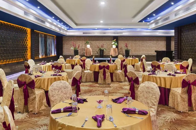 בית מלון כפרי Ramada By Wyndham Alleppey