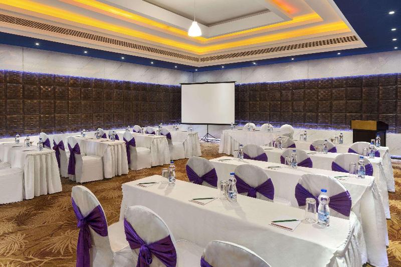 בית מלון כפרי Ramada By Wyndham Alleppey