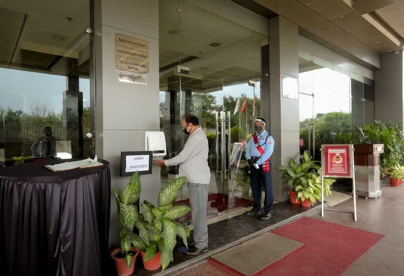 ホテル Ramada By Wyndham Jamshedpur