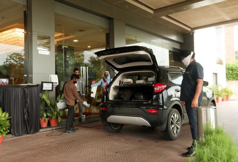 ホテル Ramada By Wyndham Jamshedpur