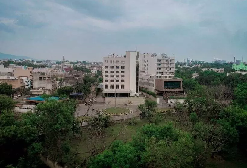 Hotel Ramada By Wyndham Jamshedpur