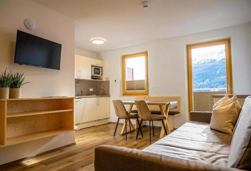 בית מלון כפרי Residence Montana