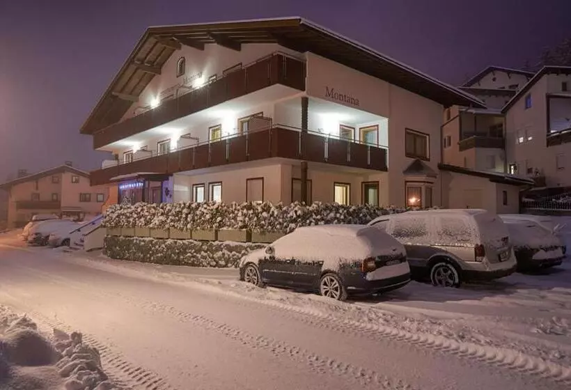 בית מלון כפרי Residence Montana