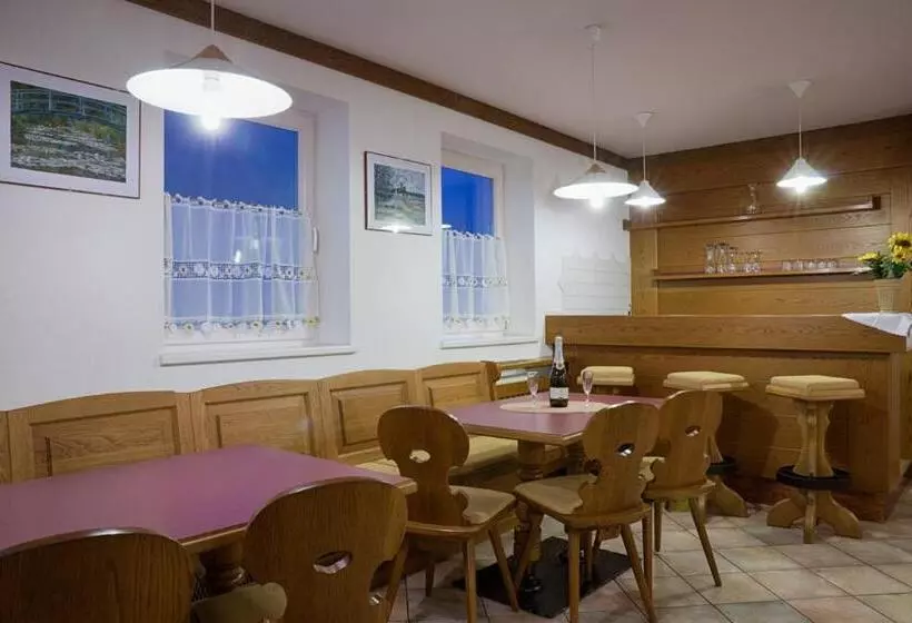 בית מלון כפרי Residence Montana