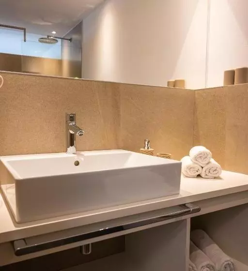 בית מלון כפרי Residence Montana