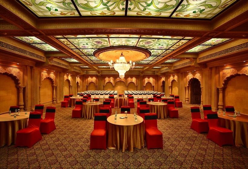 호텔 Ramoji Film City  Sitara Luxury