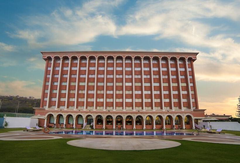 호텔 Ramoji Film City  Sitara Luxury