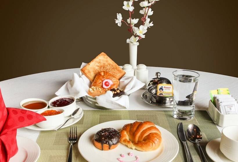 호텔 Ramoji Film City  Sitara Luxury