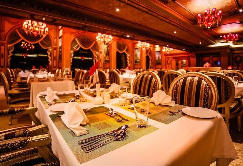 호텔 Ramoji Film City  Sitara Luxury