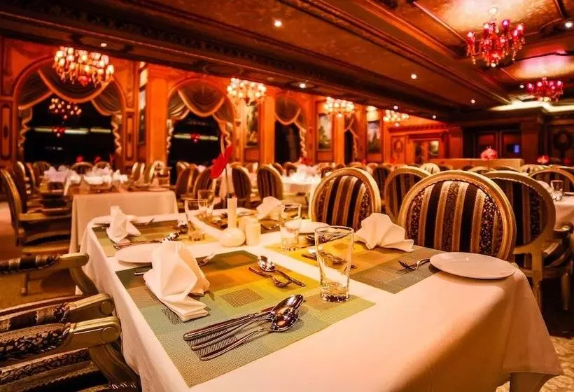 ホテル Ramoji Film City Sitara Luxury