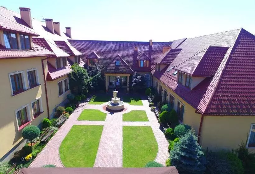 ホテル Wellness & Spa Nowy Dwór