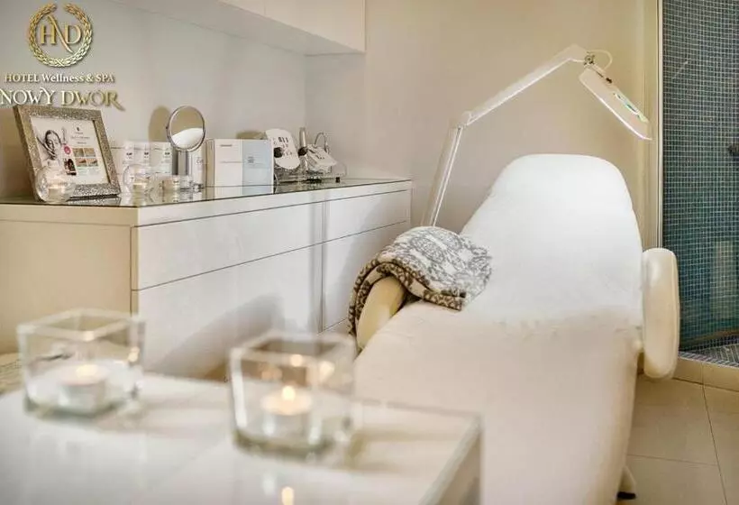 ホテル Wellness & Spa Nowy Dwór