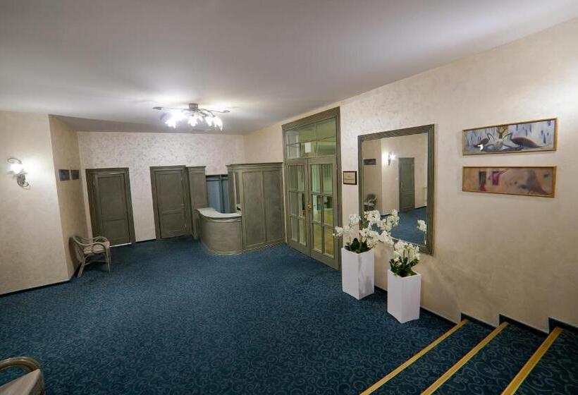 فندق Wellness & Spa Nowy Dwór