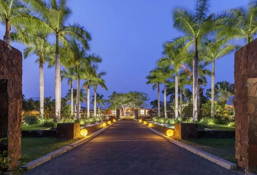 Indura Beach & Golf Resort Curio Collection By Hilton