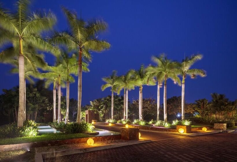 Indura Beach & Golf Resort Curio Collection By Hilton