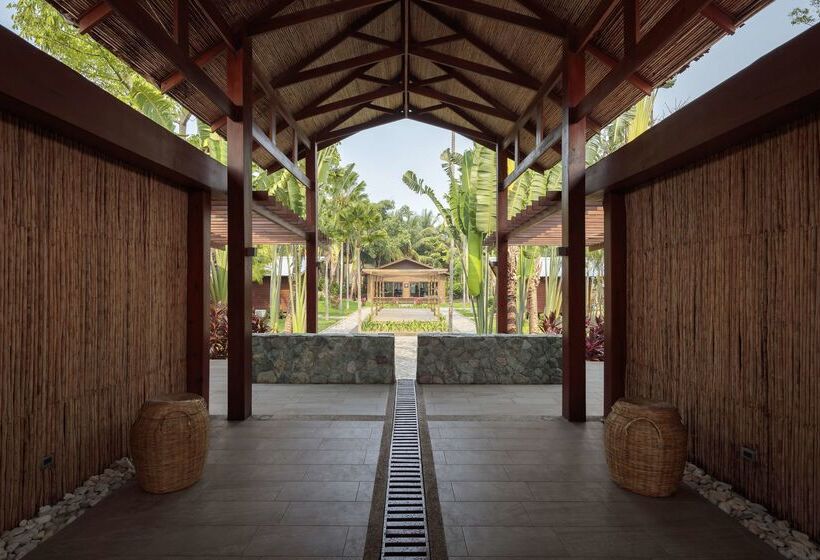 Indura Beach & Golf Resort Curio Collection By Hilton